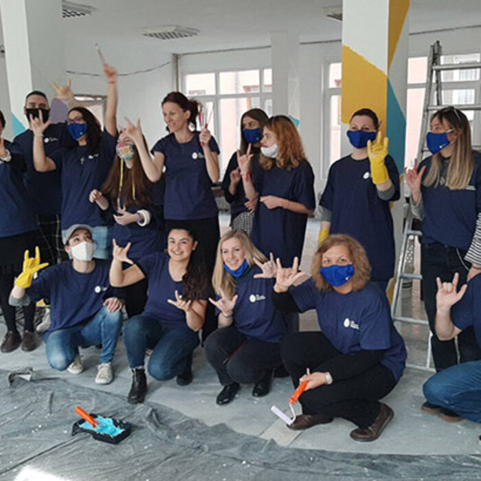 dobrovolci-suzdavat-prostranstvo-za-sluh-nbu_700x700_crop_478b24840a